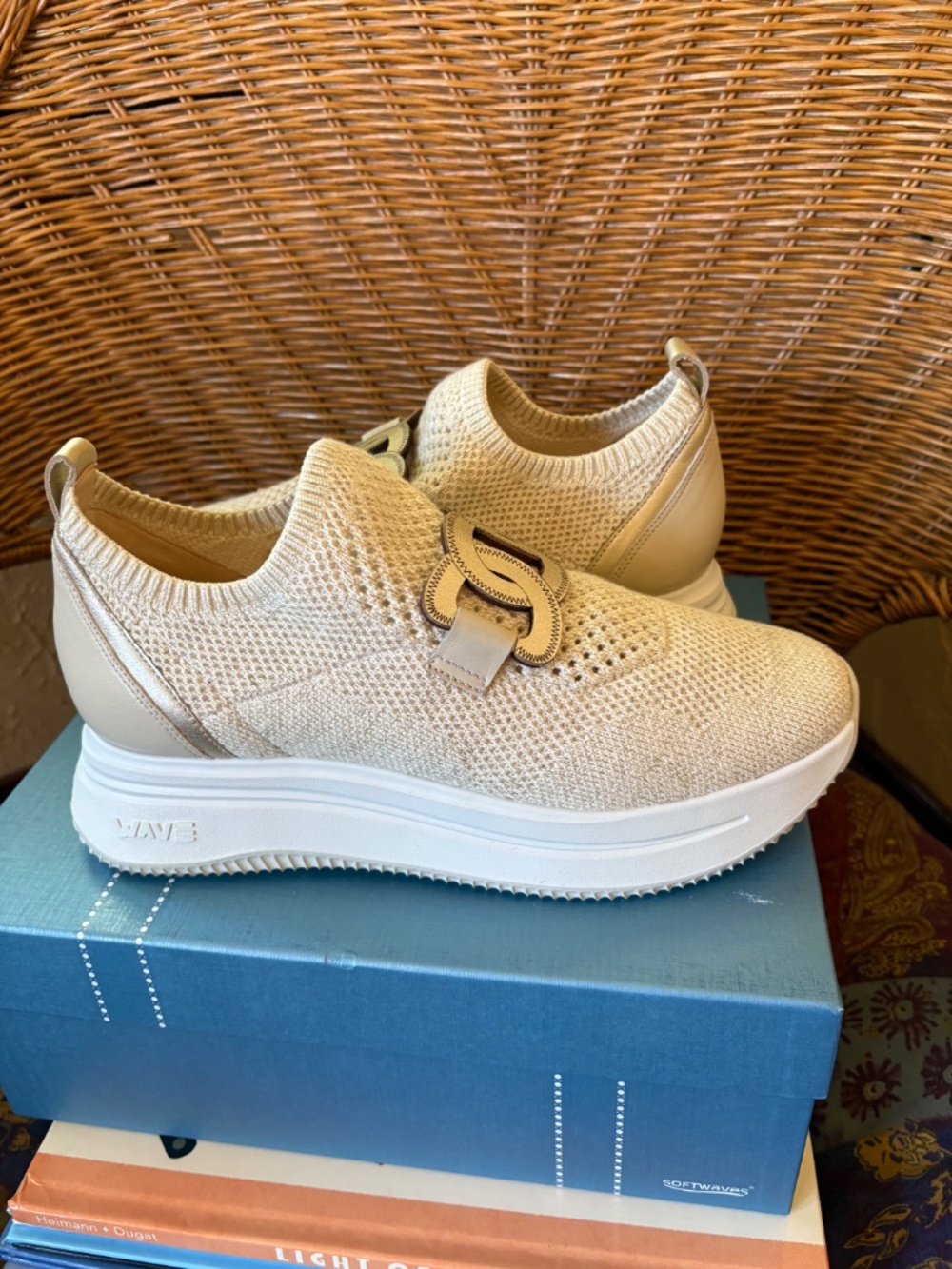 Soft waves Simone - Picture 3 of 8